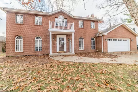 18044 Whitman Ln, Lansing, IL 60438