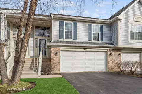 2815 S Embers Ln, Arlington Heights, IL 60005