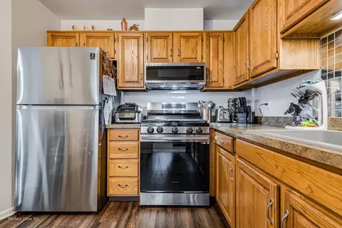 1608 Warwick Ct #D-2, Wheeling, IL 60090 photo 9