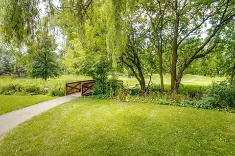 1608 Warwick Ct #D-2, Wheeling, IL 60090 photo 4