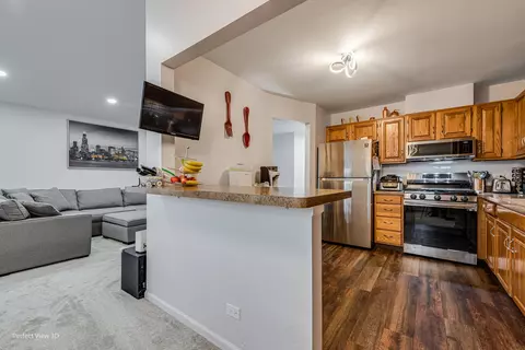 1608 Warwick Ct #D-2, Wheeling, IL 60090 photo 10