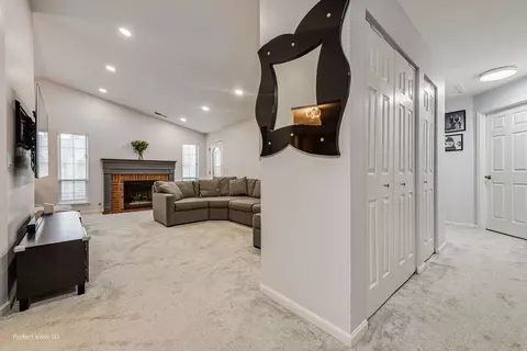 1608 Warwick Ct #D-2, Wheeling, IL 60090 photo 5