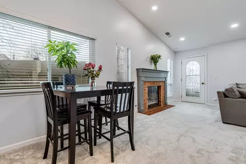 1608 Warwick Ct #D-2, Wheeling, IL 60090 photo 7