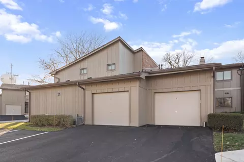2 S424 Emerald Green Dr #B, Warrenville, IL 60555