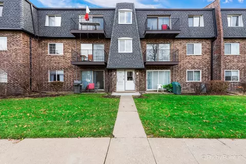 9407 Bay Colony Dr #2W, Des Plaines, IL 60016