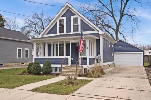 225 S Harrison St, Batavia, IL 60510