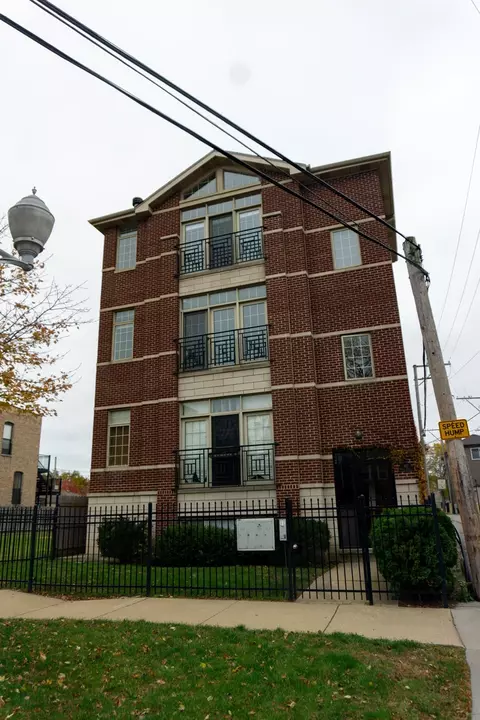 461 E Bowen Ave #3, Chicago, IL 60653 photo 1