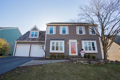 4587 N Kings Way, Gurnee, IL 60031
