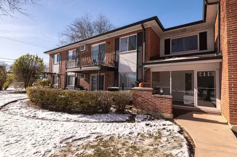 2443 E Brandenberry Ct #2B, Arlington Heights, IL 60004