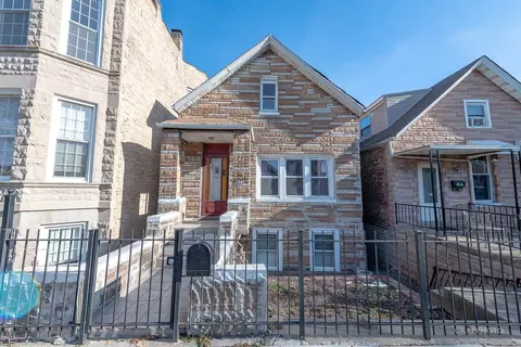 3541 S Damen Ave, Chicago, IL 60609