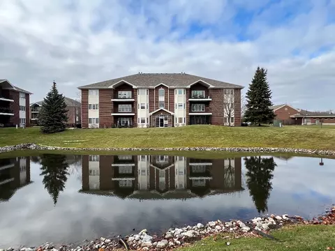 13058 Laurel Glen Ct #201, Palos Heights, IL 60463