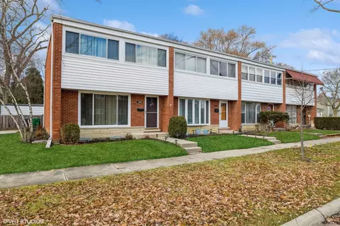 242 S Lewis Ave, Lombard, IL 60148