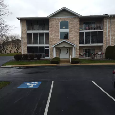 16052 Crystal Creek Dr #2A, Orland Park, IL 60462