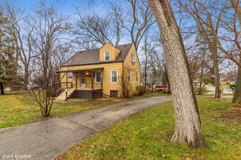 406 S Channel Dr, Round Lake Beach, IL 60073