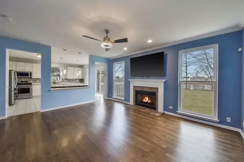 249 Burton Dr, Bartlett, IL 60103 photo 9