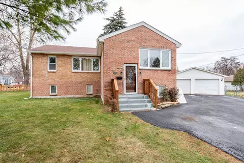 2222 W Ridgeland Ave, Waukegan, IL 60085