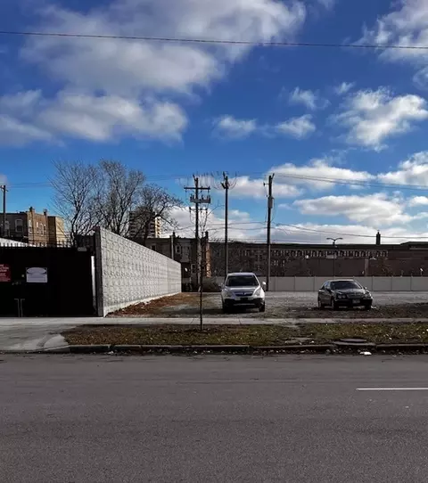 3811 S Michigan Ave, Chicago, IL 60653