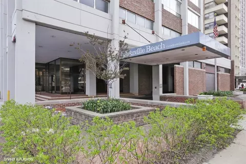 6171 N Sheridan Rd #1107, Chicago, IL 60660