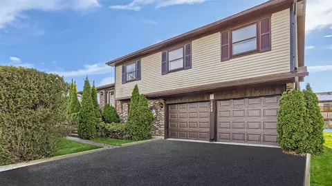 1669 Dover Ct, Hoffman Estates, IL 60192