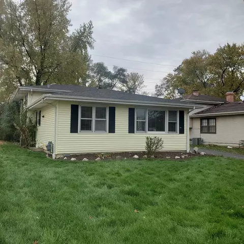 22 W261 1st St, Glen Ellyn, IL 60137