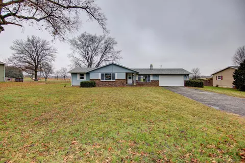 28150 W Thome Rd, Rock Falls, IL 61071