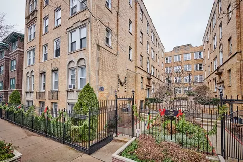 846 W Ainslie St #O1, Chicago, IL 60640