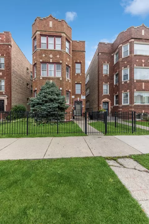 1121 N Leclaire Ave, Chicago, IL 60651