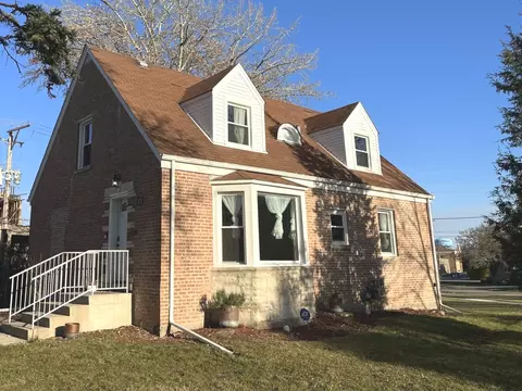 23 S I Oka Ave, Mount Prospect, IL 60056