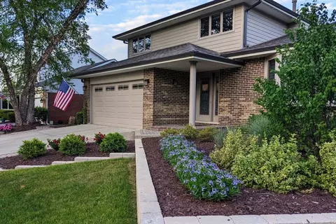 78 W Logan St, Lemont, IL 60439
