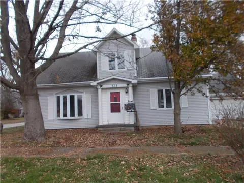 613 N Long St, Shelbyville, IL 62565