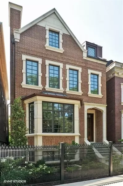3922 N Greenview Ave, Chicago, IL 60613