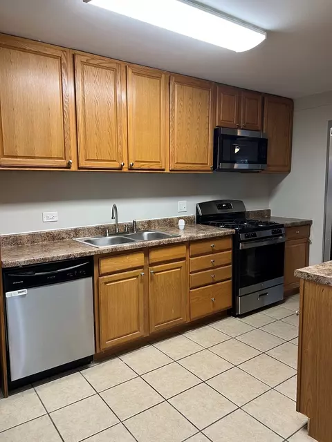 2300 Central Rd, Rolling Meadows, IL 60008 photo 5