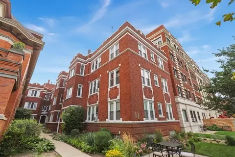 717 Washington Blvd #2B, Oak Park, IL 60302