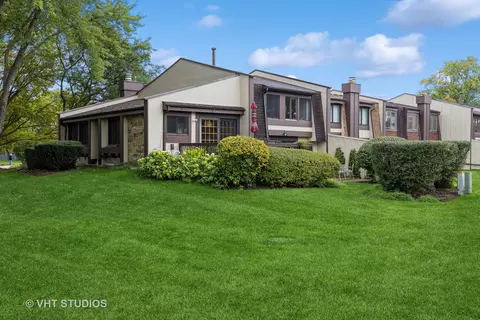 108 Cascade Dr, Indian Head Park, IL 60525
