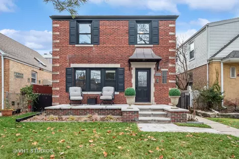 6235 N Keystone Ave, Chicago, IL 60646