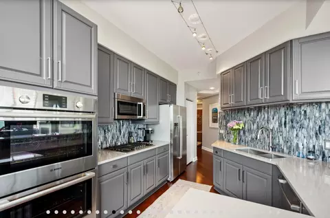 Kitchen - 233 E 13th St #1606, Chicago, IL 60605 photo 2 of 3
