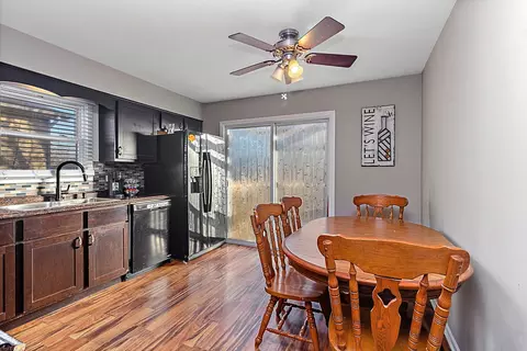 5901 Stuart Ln, Oak Forest, IL 60452 photo 5