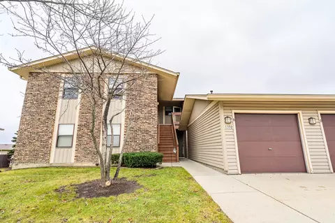 1390 Alpine Ct #B, Hanover Park, IL 60133