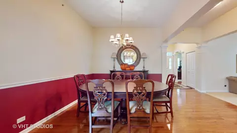 5762 River Birch Dr, Hoffman Estates, IL 60192 photo 9
