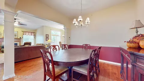 5762 River Birch Dr, Hoffman Estates, IL 60192 photo 10