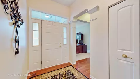 5762 River Birch Dr, Hoffman Estates, IL 60192 photo 4