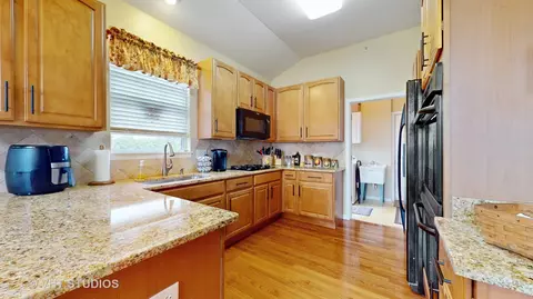 5762 River Birch Dr, Hoffman Estates, IL 60192 photo 14