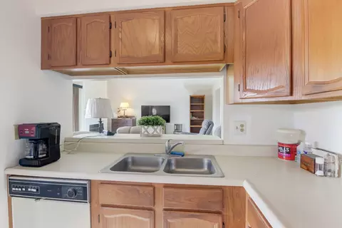 4560 N Sapphire Dr, Hoffman Estates, IL 60192 photo 11