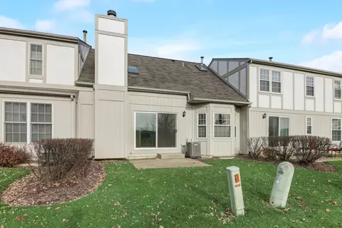 4560 N Sapphire Dr, Hoffman Estates, IL 60192 photo 22