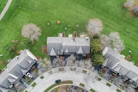 4560 N Sapphire Dr, Hoffman Estates, IL 60192 photo 23