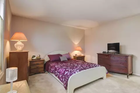 4560 N Sapphire Dr, Hoffman Estates, IL 60192 photo 15