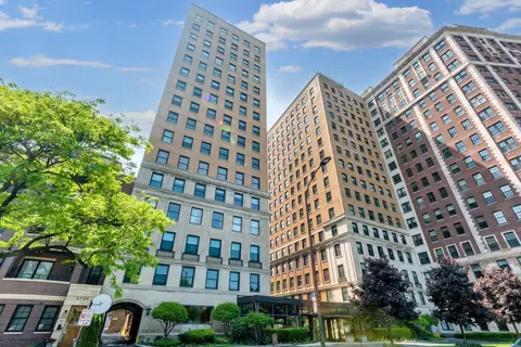 3730 N Lake Shore Dr #9A, Chicago, IL 60613
