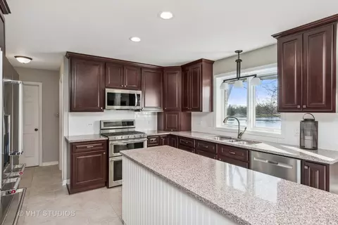 13344 Round Barn Rd, Plainfield, IL 60585 photo 3