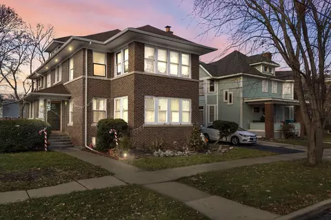 600-602 Palace St, Aurora, IL 60506