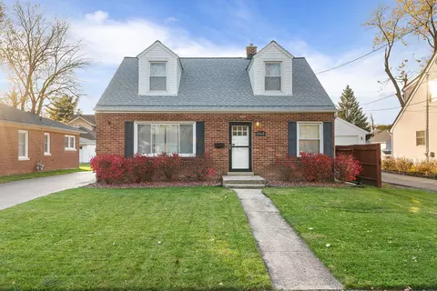 1362 Selleck St, Crete, IL 60417